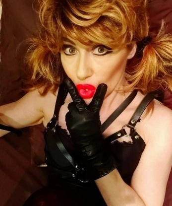 Мои услуги — настоящее искусство. Мои художественные прикосновения оставят тебе незабываемые впечатления. Я знаю, как превратить обычную встречу в незабываемое приключение. Со мной ты окунешься в мир страсти и наслаждения. Мои возможности безграничны: классический секс, оральные ласки, массаж, ролевые игры и многое другое. У меня есть отличные отзывы от моих предыдущих клиентов, которые оценили мою экспертность и чувственность. Смотри фото – они говорят сами за себя. Живу в Москве и готова встретиться с тобой прямо сейчас. Давай создадим вместе моменты, которые будут запомнены на всю жизнь! 👄💋🥂🌃 1470, 45 лет