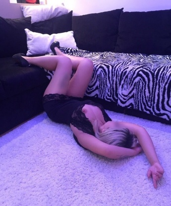 Сексуальная и жгучая красотка ждет состоятельного мужчину для ярких встреч. Я готова исполнить любые твои желания и фантазии. Позволь себе немного расслабиться в моей компании! 11909, 20 лет