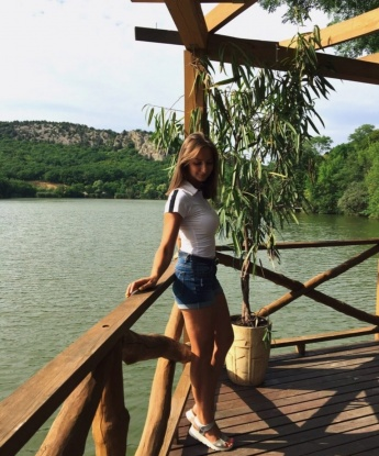 Огонь и лед в одном флаконе! Жгучая шатенка готова подарить тебе нежность и страсть, расслабление и удовольствие. Позволь мне уделить тебе весь свой внимание! 8556, 24 года